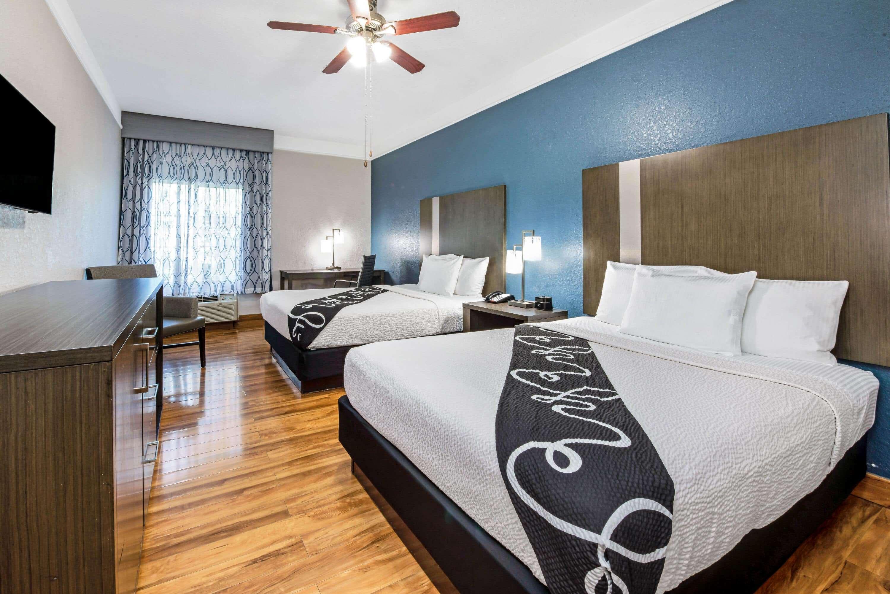 La Quinta Inn & Suite Kingwood Houston Iah Airport 53200 Exterior photo