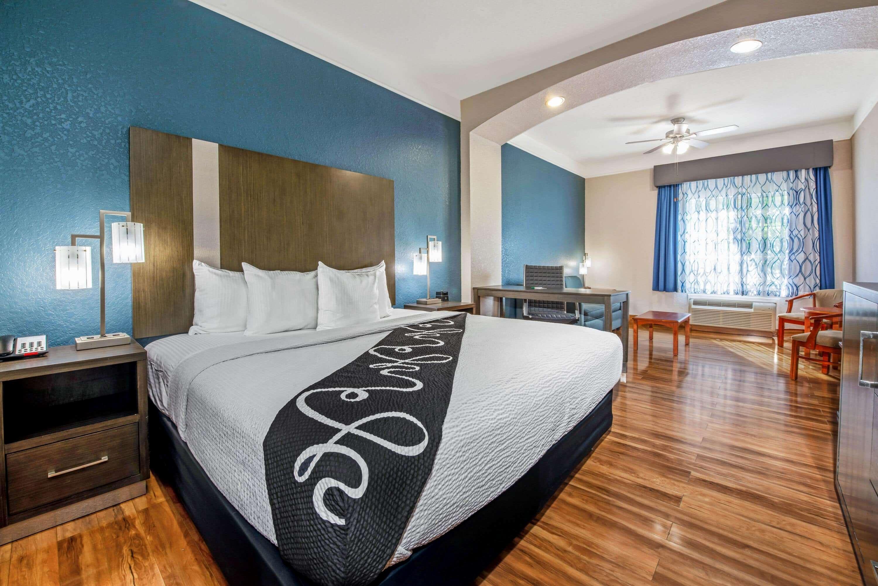 La Quinta Inn & Suite Kingwood Houston Iah Airport 53200 Exterior photo