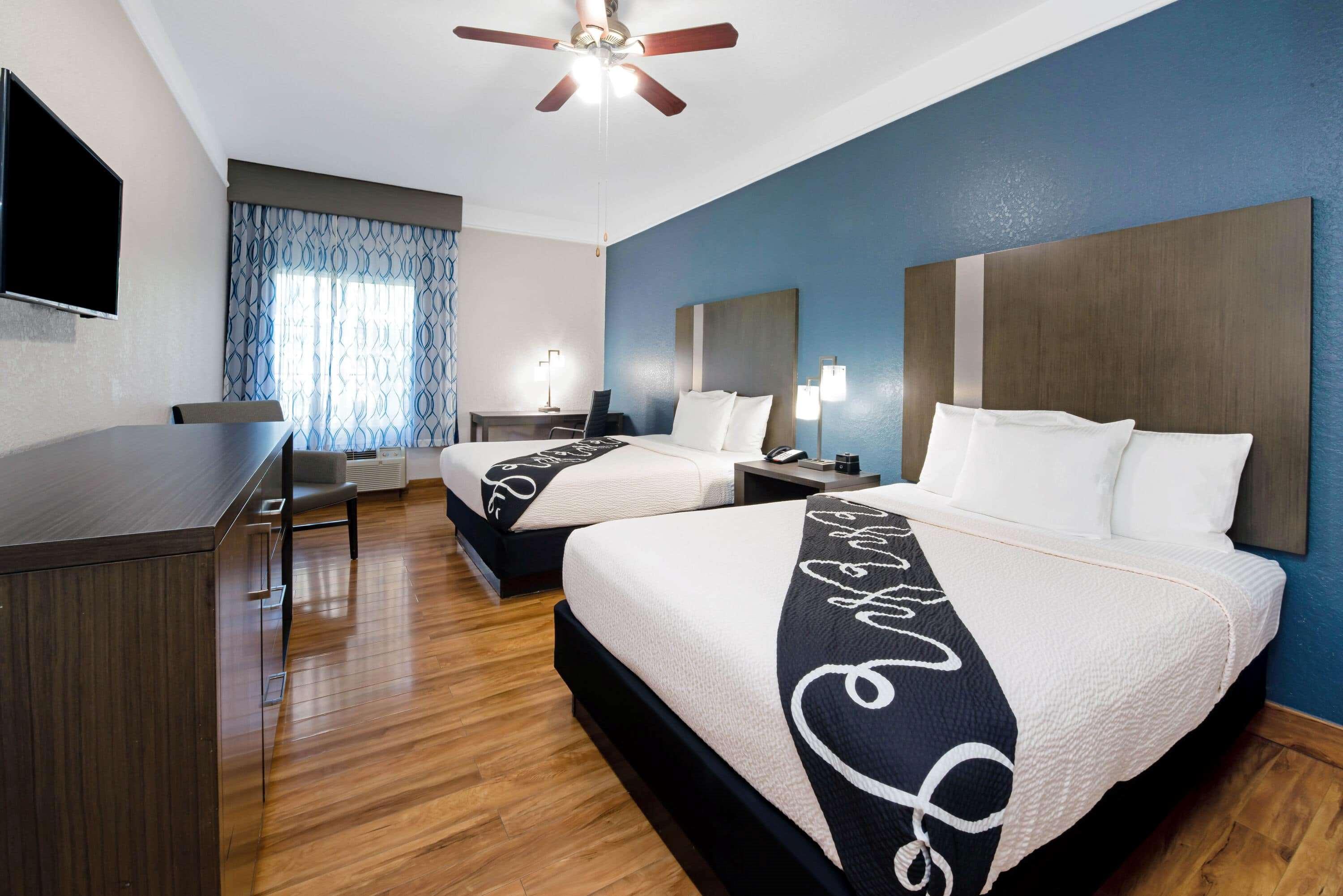 La Quinta Inn & Suite Kingwood Houston Iah Airport 53200 Exterior photo
