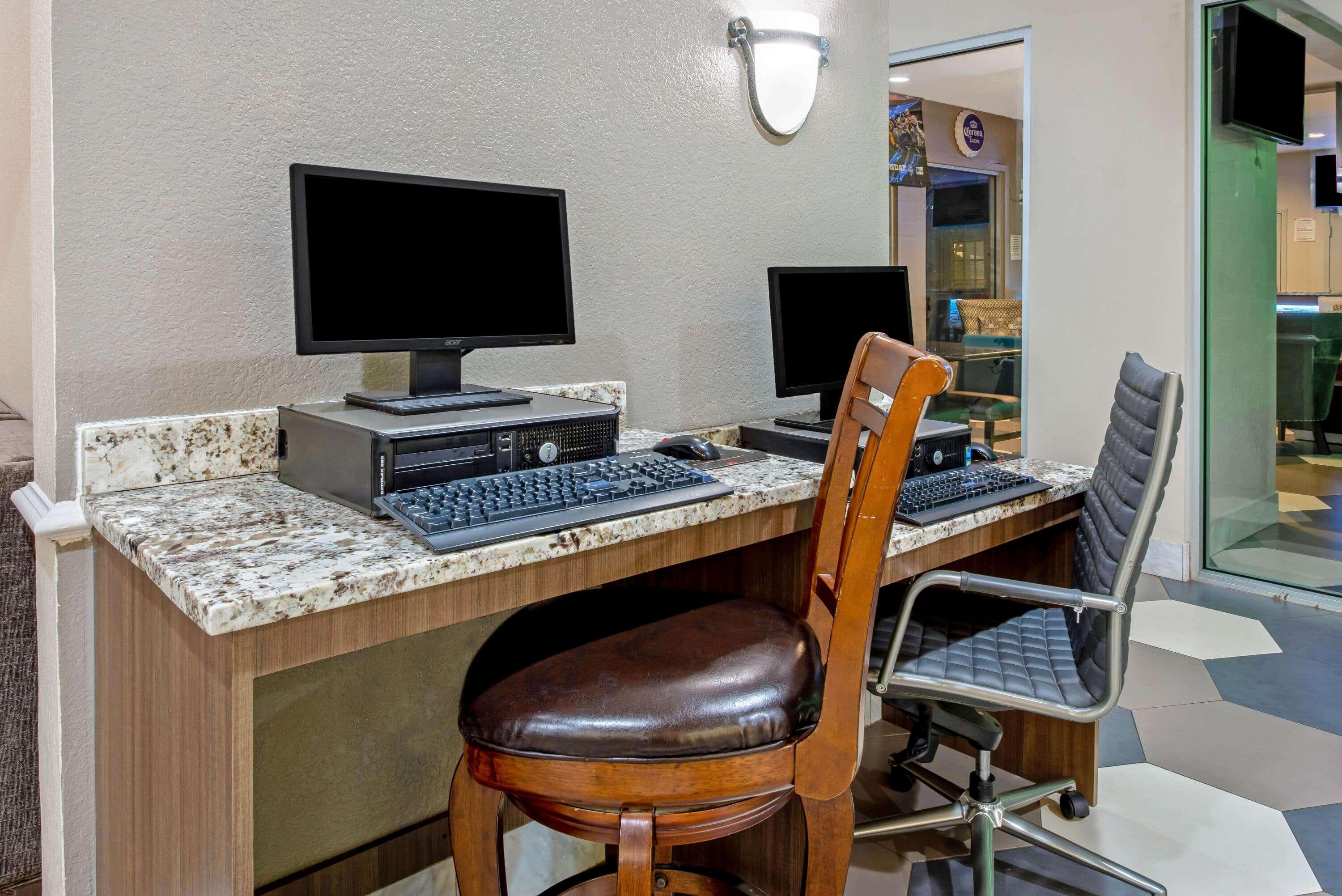 La Quinta Inn & Suite Kingwood Houston Iah Airport 53200 Exterior photo